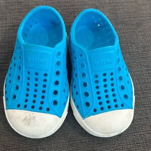 Native water shoes size C4